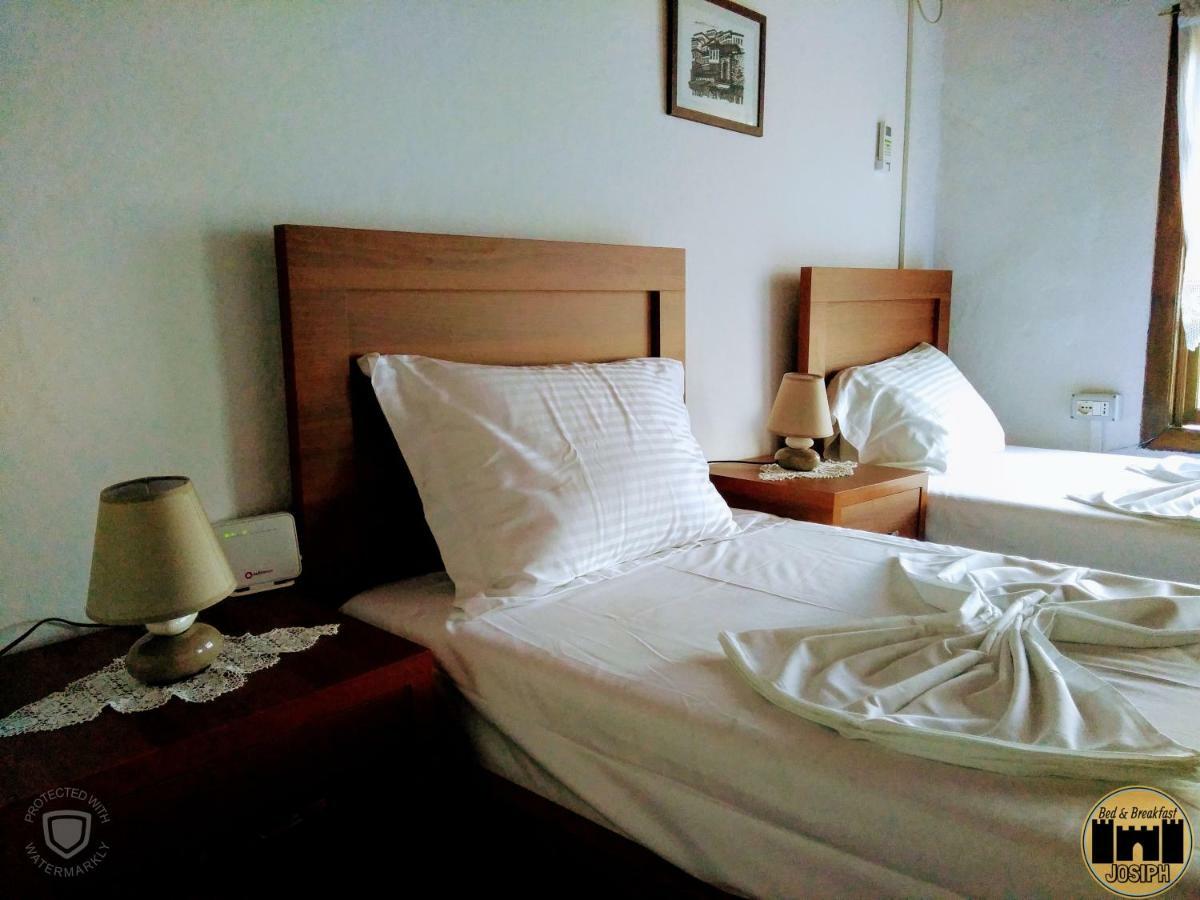 Bed & Breakfast Josiph Berat Exterior foto